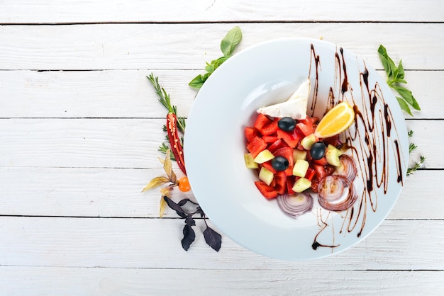 Talerz kolorowych potraw